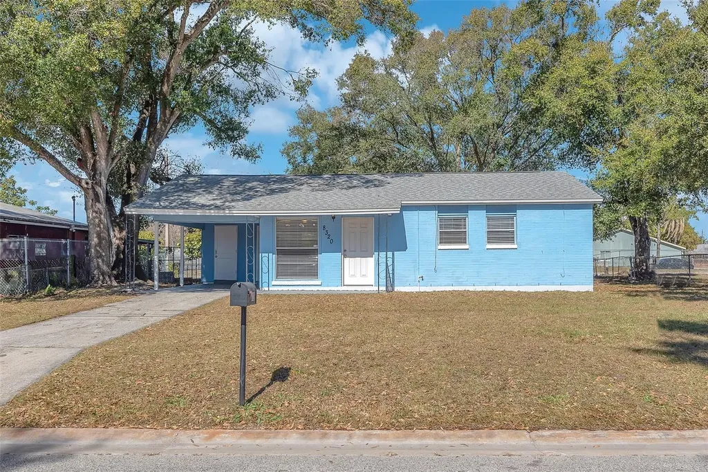 8320 Allamanda Avenue Tampa FL 33619