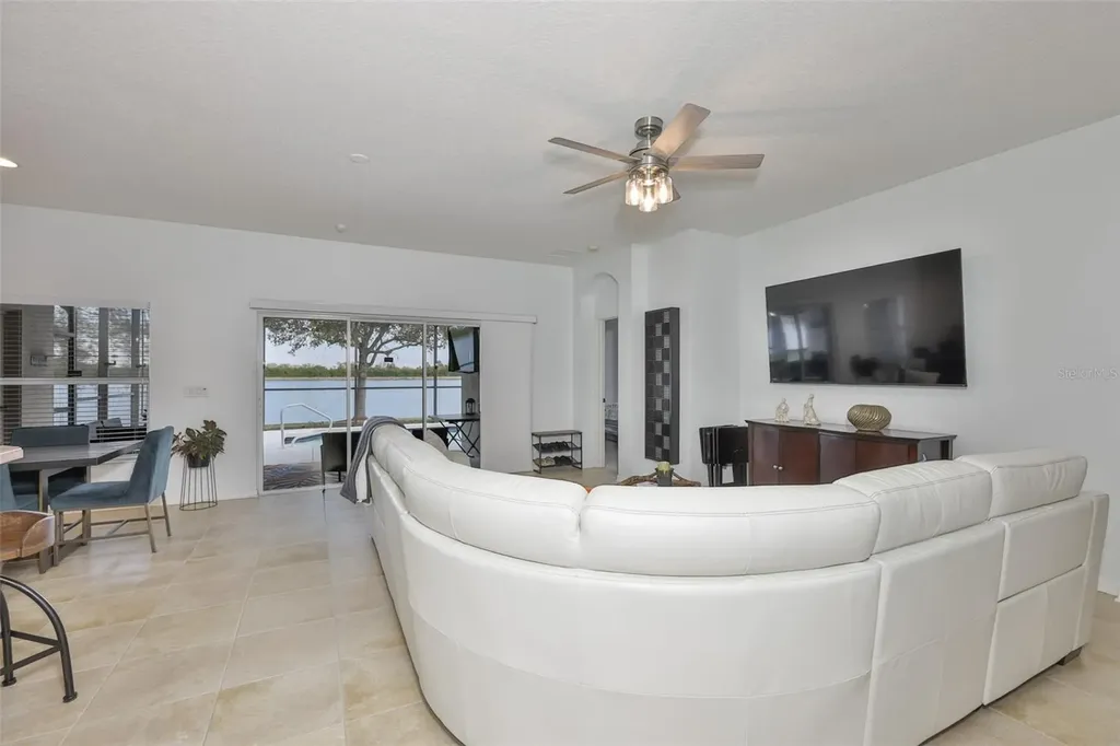 823 Seminole Sky Drive Ruskin FL 33570