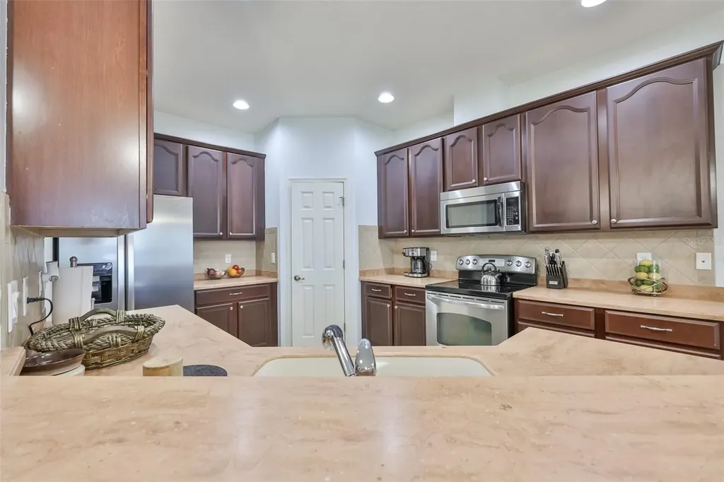 823 Seminole Sky Drive Ruskin FL 33570