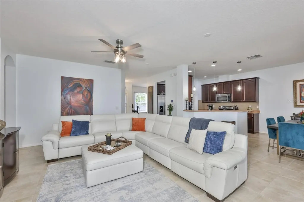 823 Seminole Sky Drive Ruskin FL 33570