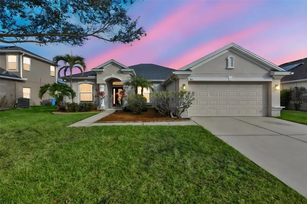 823 Seminole Sky Drive Ruskin FL 33570