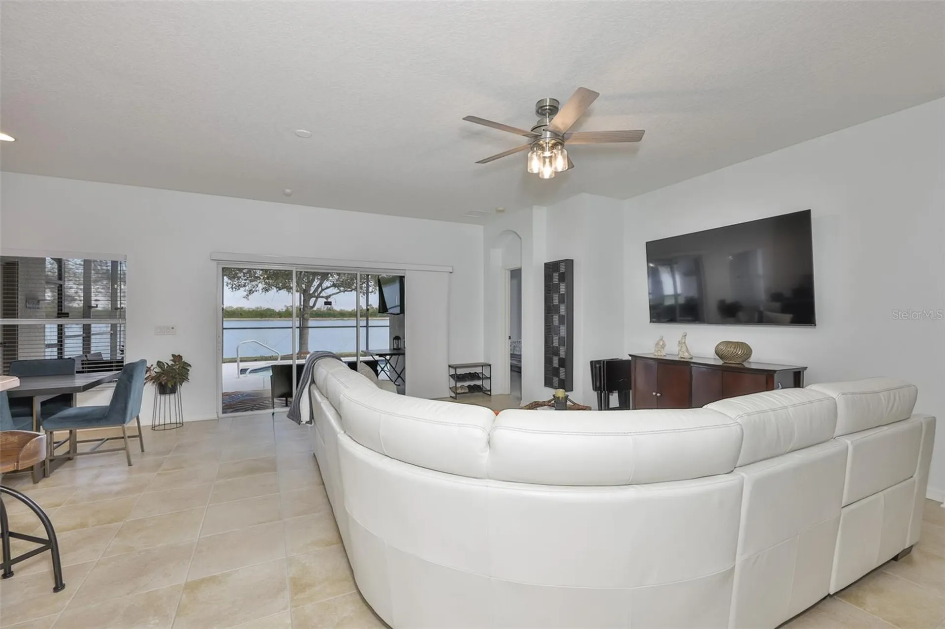 823 Seminole Sky Drive Ruskin FL 33570