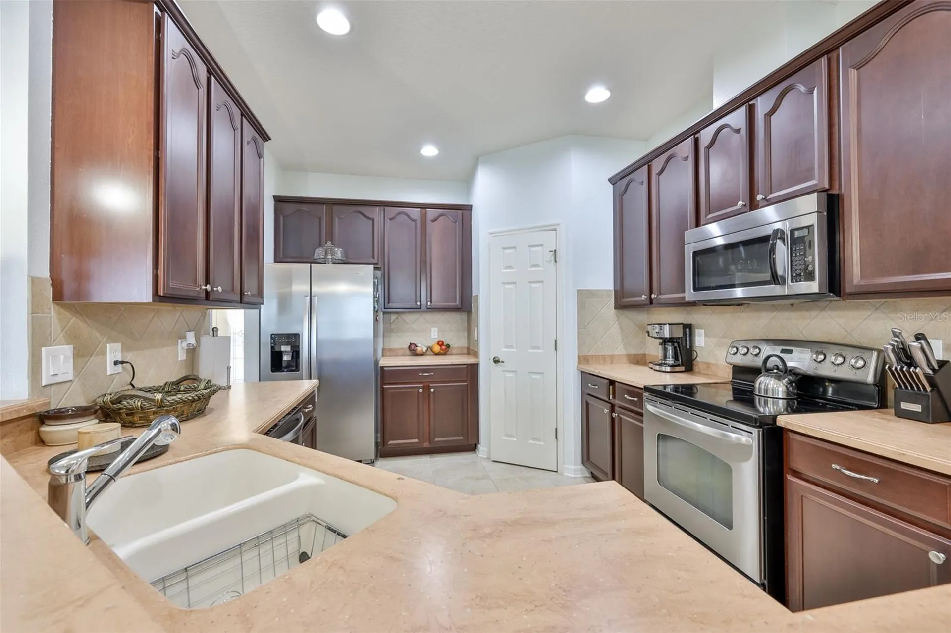 823 Seminole Sky Drive Ruskin FL 33570