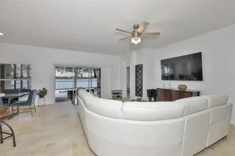 823 Seminole Sky Drive Ruskin FL 33570