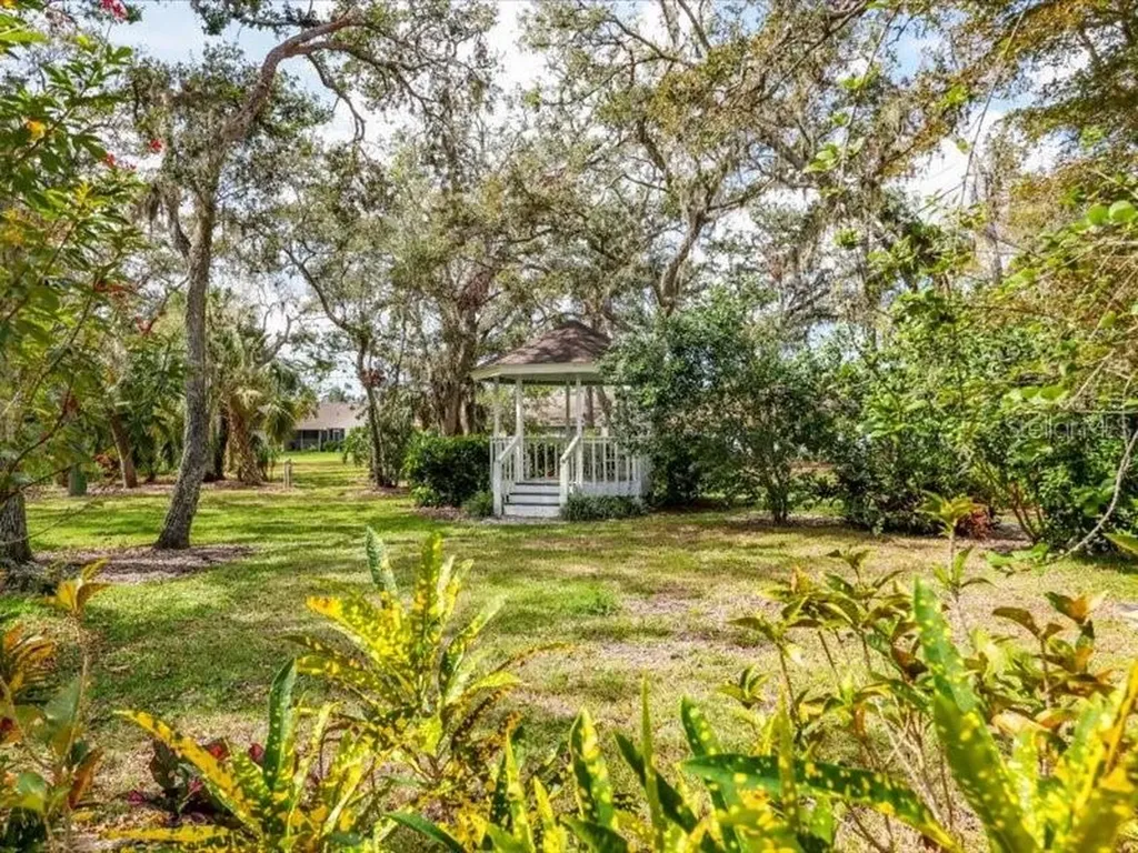 4021 Oakhurst Drive Sarasota FL 34233
