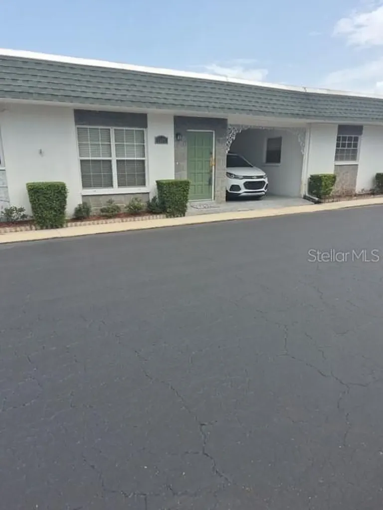 7825 38th Terrace N St Petersburg FL 33709