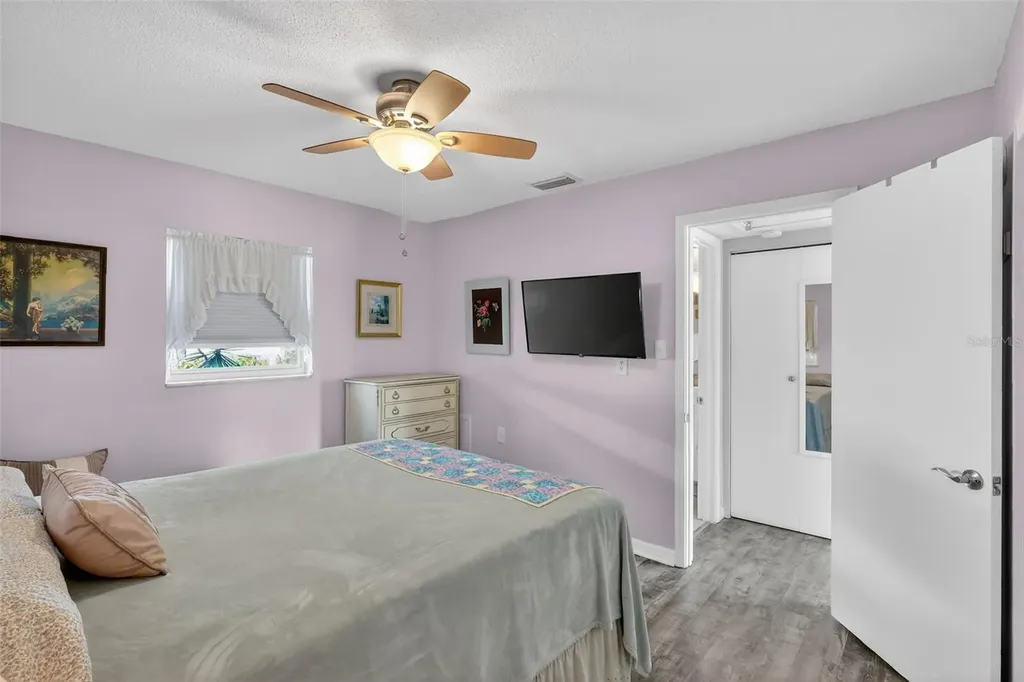 7825 38th Terrace N St Petersburg FL 33709
