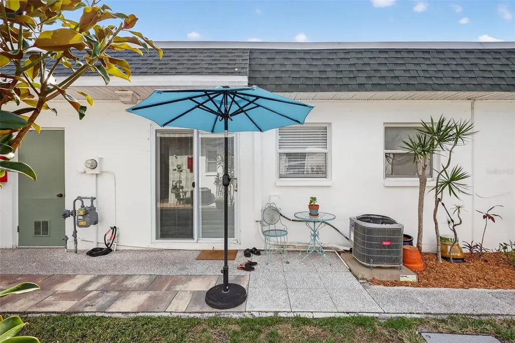 7825 38th Terrace N St Petersburg FL 33709