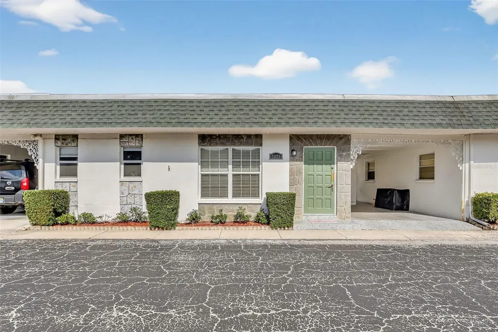 7825 38th Terrace N St Petersburg FL 33709
