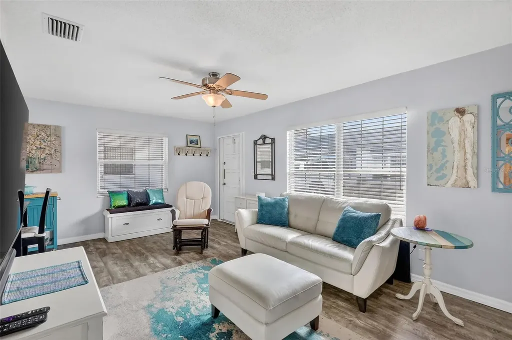 7825 38th Terrace N St Petersburg FL 33709