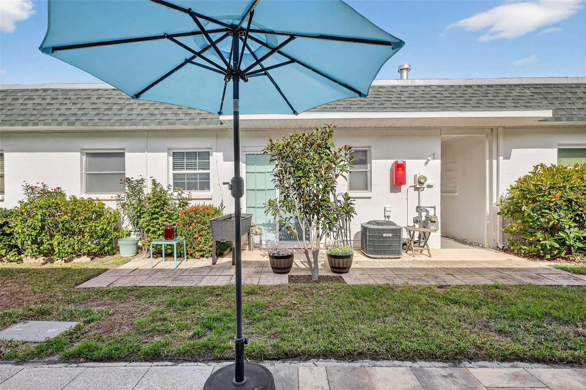 7825 38th Terrace N St Petersburg FL 33709