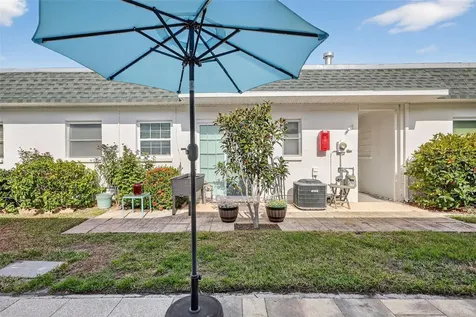 7825 38th Terrace N St Petersburg FL 33709