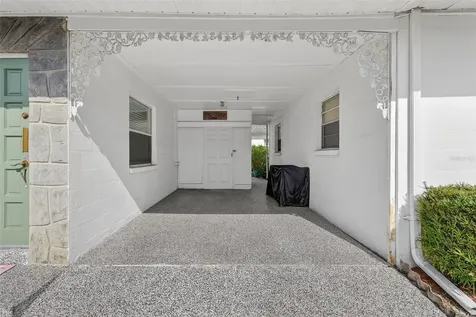 7825 38th Terrace N St Petersburg FL 33709