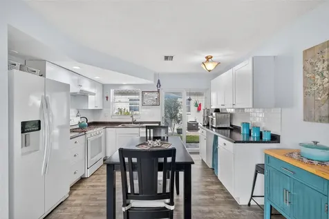 7825 38th Terrace N St Petersburg FL 33709