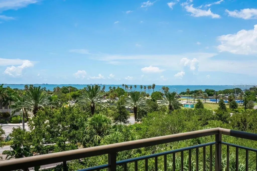 800 N Tamiami Trail Sarasota FL 34236