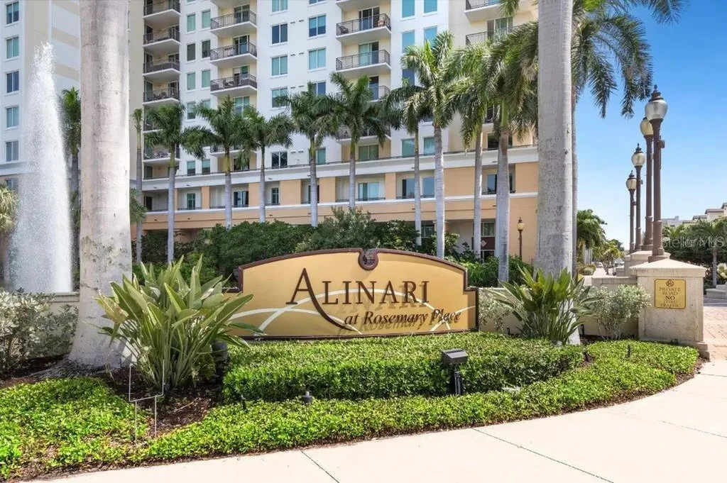 800 N Tamiami Trail Sarasota FL 34236