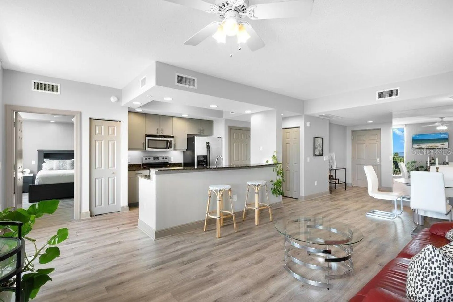 800 N Tamiami Trail Sarasota FL 34236