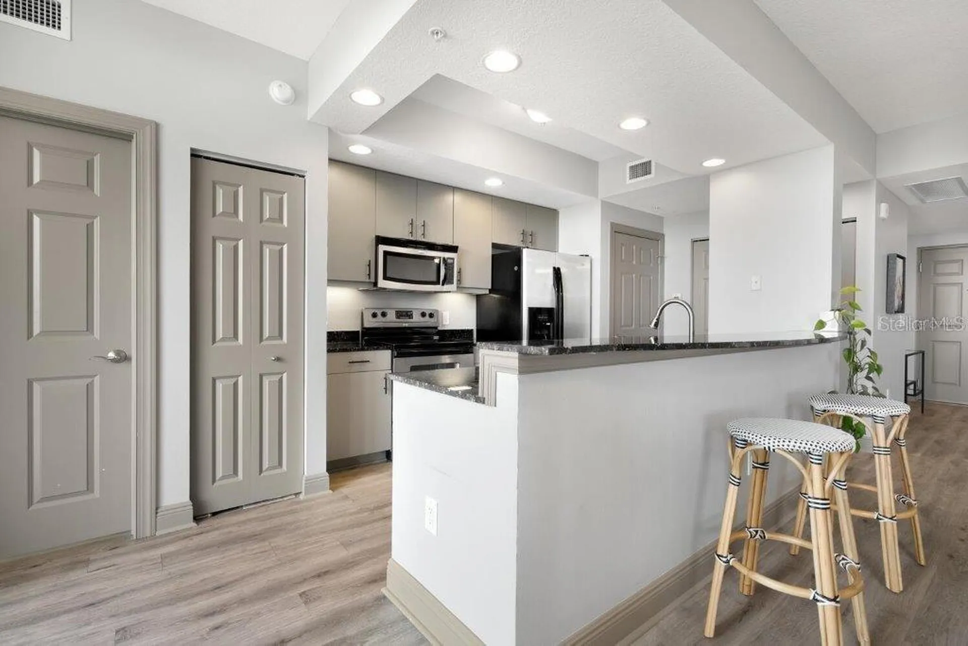 800 N Tamiami Trail Sarasota FL 34236
