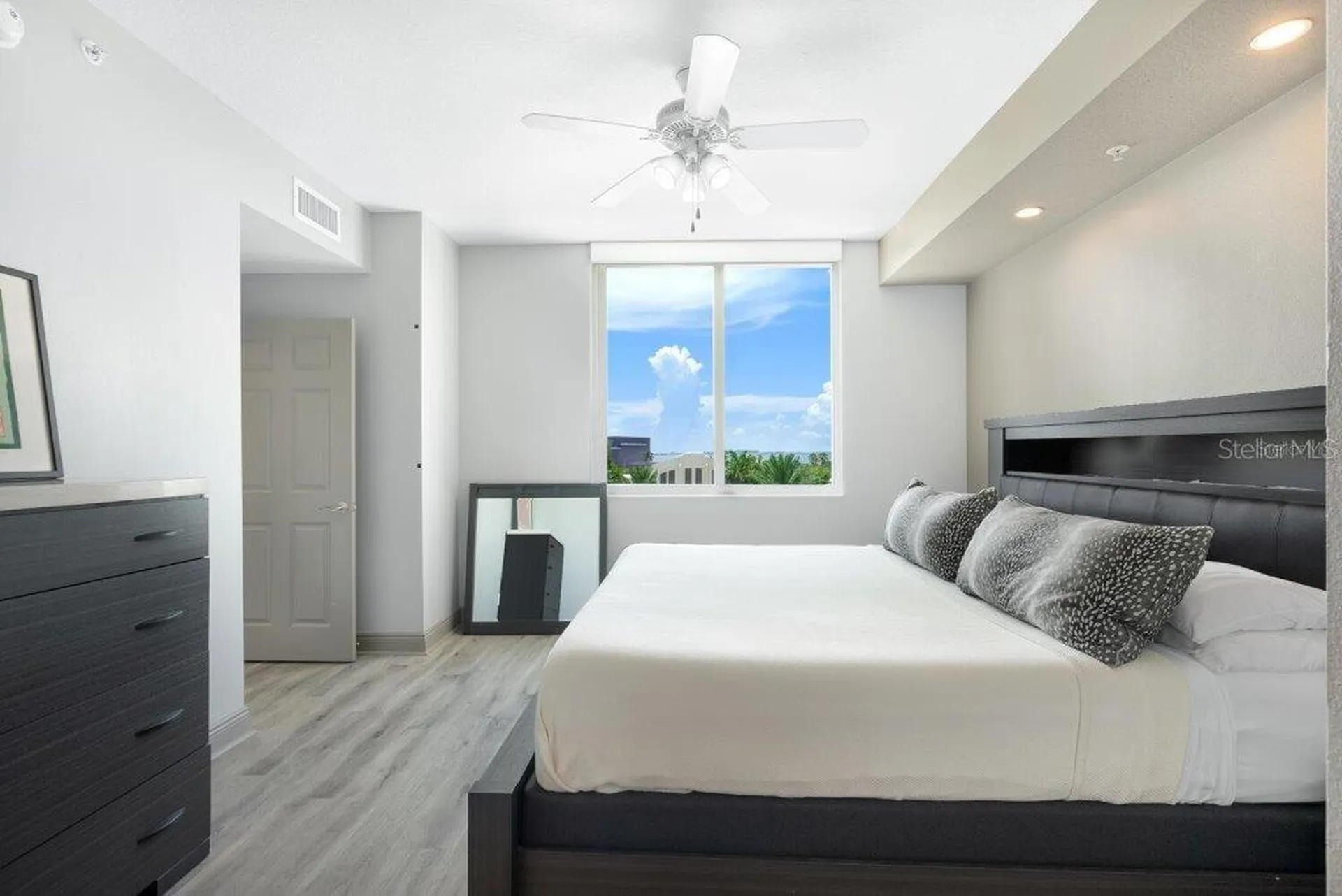 800 N Tamiami Trail Sarasota FL 34236