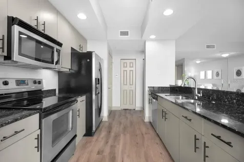 800 N Tamiami Trail Sarasota FL 34236