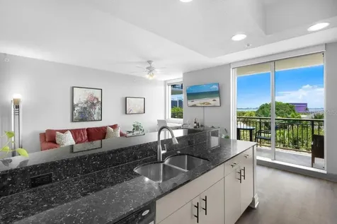 800 N Tamiami Trail Sarasota FL 34236