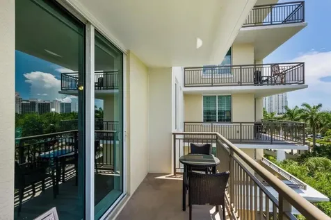800 N Tamiami Trail Sarasota FL 34236