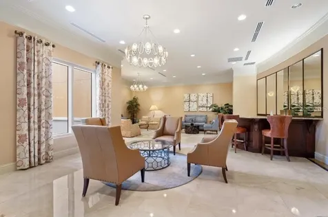800 N Tamiami Trail Sarasota FL 34236
