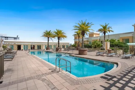 800 N Tamiami Trail Sarasota FL 34236