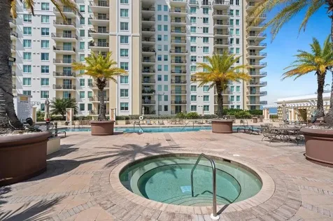 800 N Tamiami Trail Sarasota FL 34236