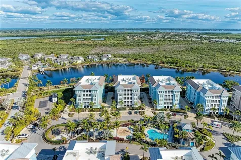 383 Aruba Circle Bradenton FL 34209