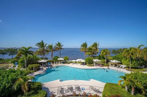 383 Aruba Circle Bradenton FL 34209