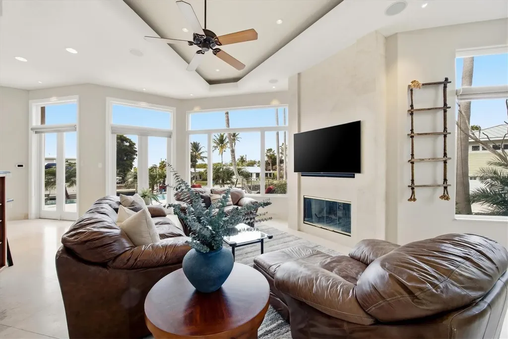 761 Norton Street Longboat Key FL 34228