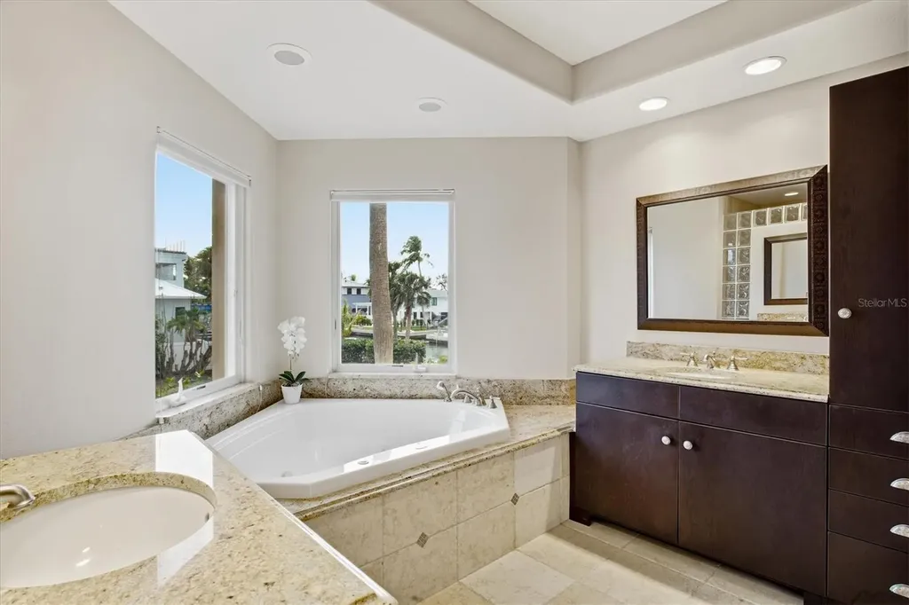 761 Norton Street Longboat Key FL 34228