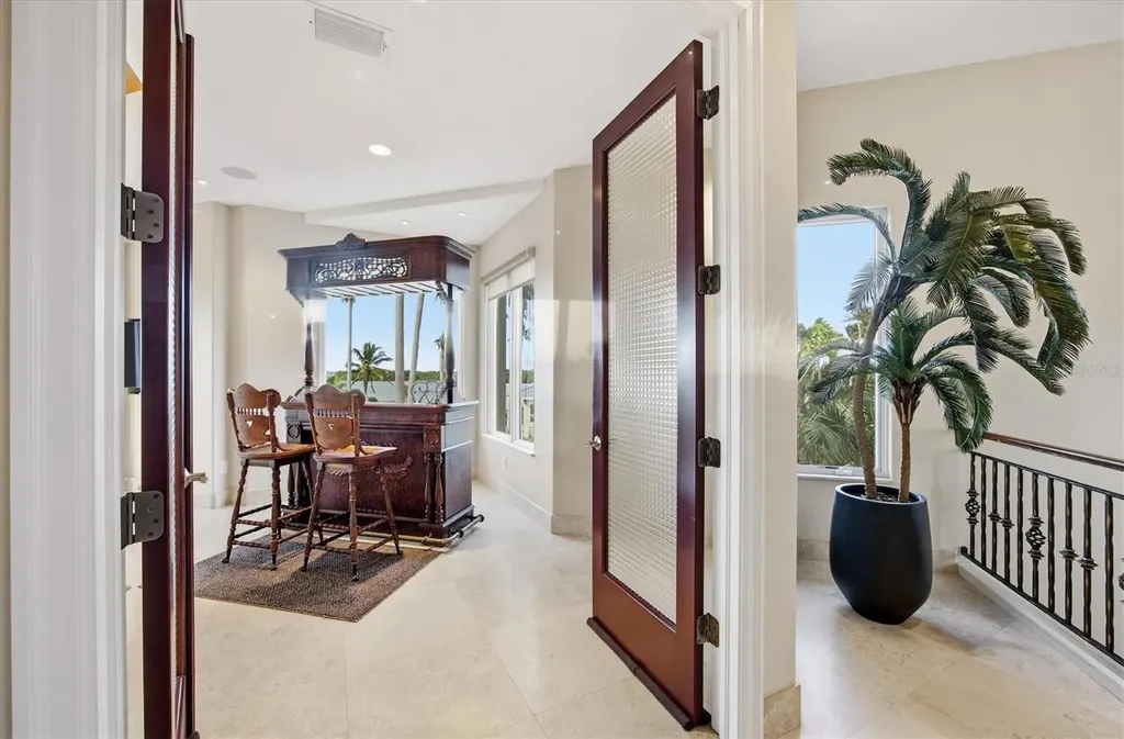 761 Norton Street Longboat Key FL 34228