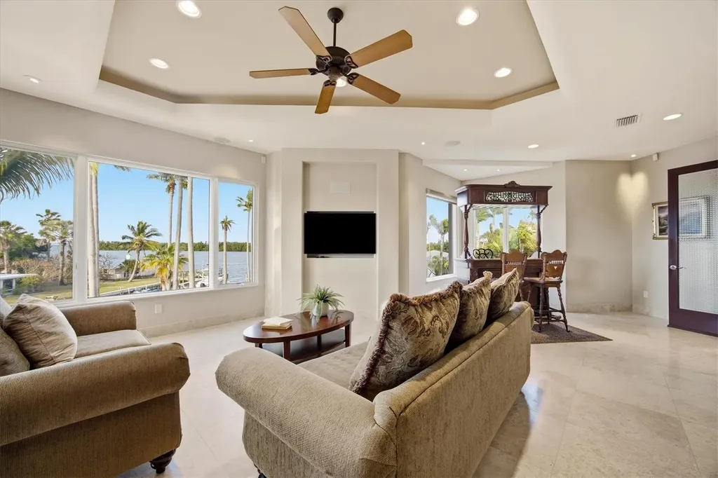 761 Norton Street Longboat Key FL 34228