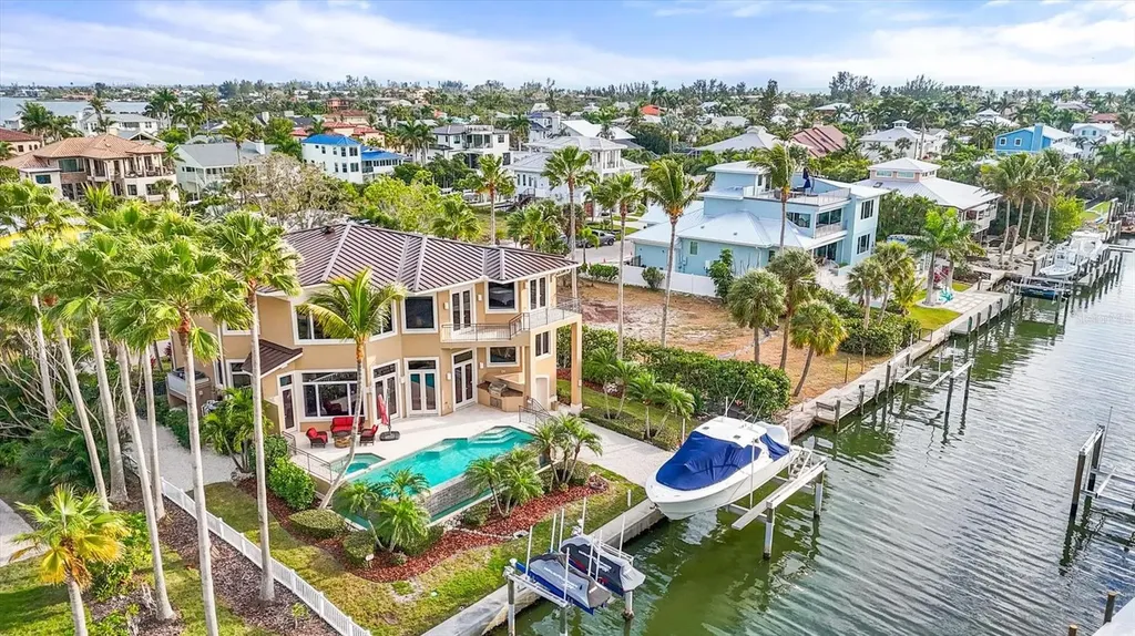 761 Norton Street Longboat Key FL 34228