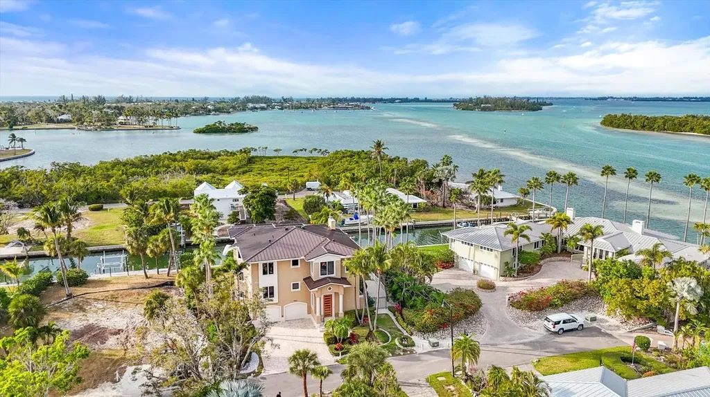 761 Norton Street Longboat Key FL 34228