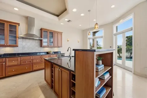 761 Norton Street Longboat Key FL 34228