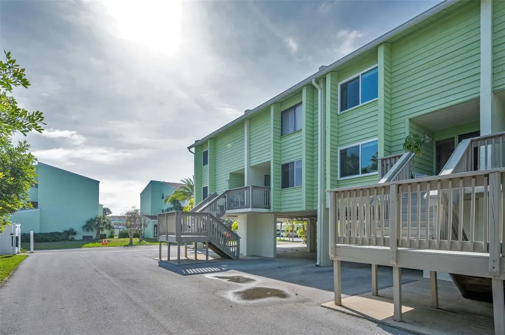 318 Windrush Boulevard Indian Rocks Beach FL 33785