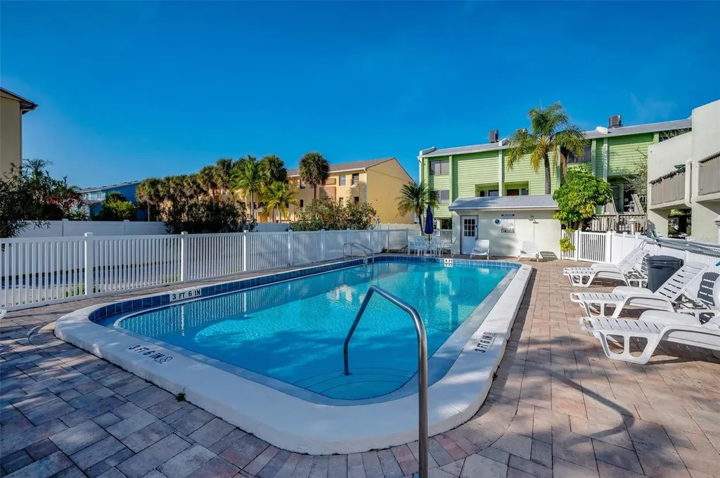 318 Windrush Boulevard Indian Rocks Beach FL 33785