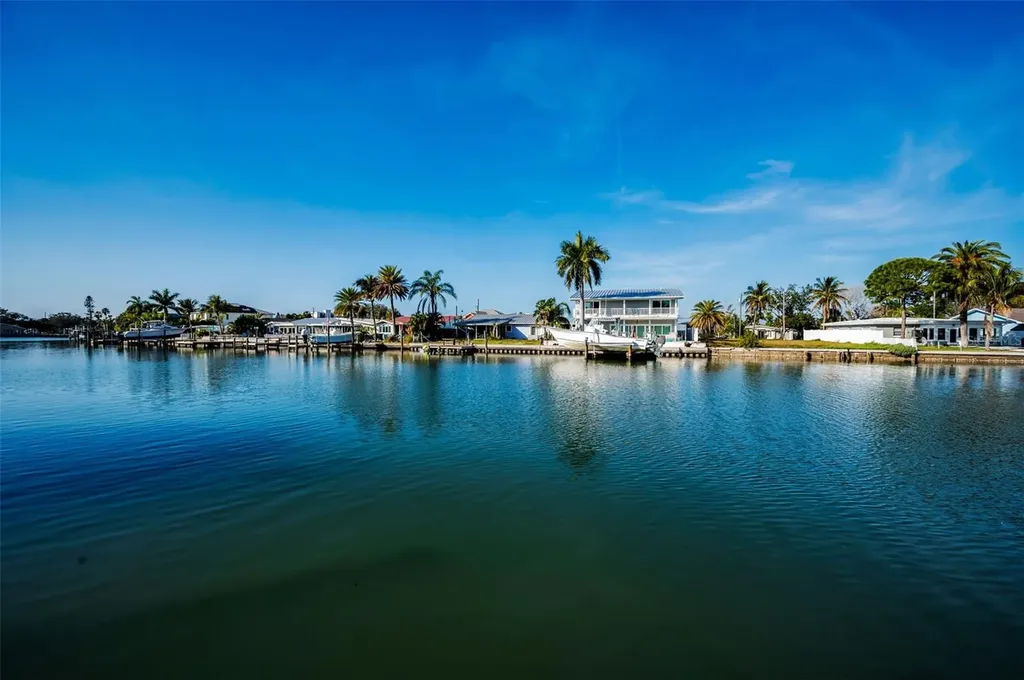 318 Windrush Boulevard Indian Rocks Beach FL 33785