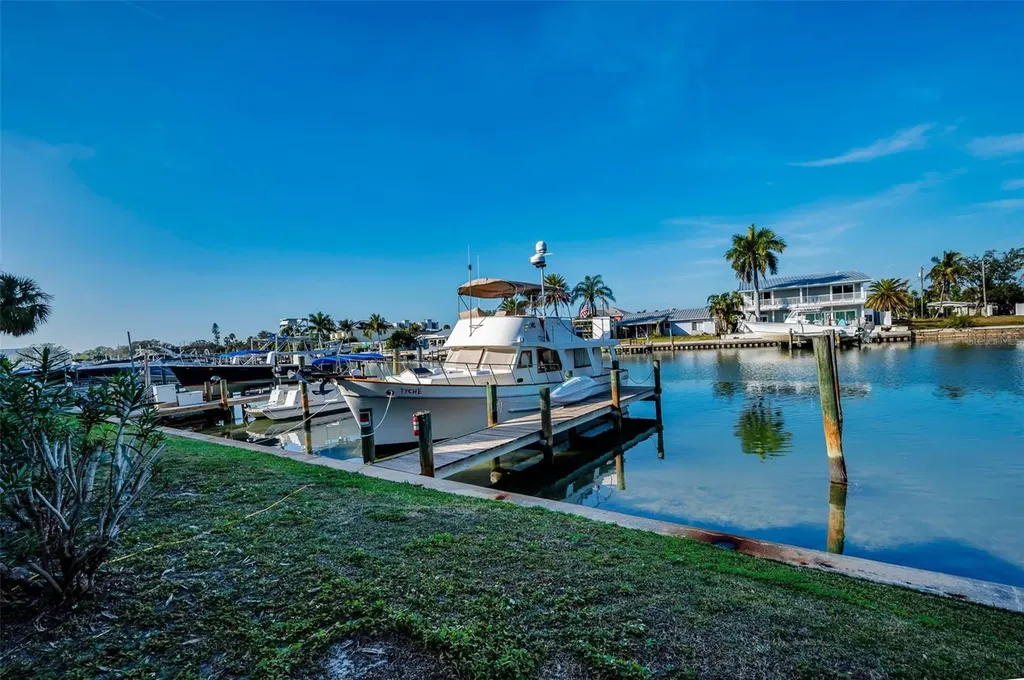 318 Windrush Boulevard Indian Rocks Beach FL 33785