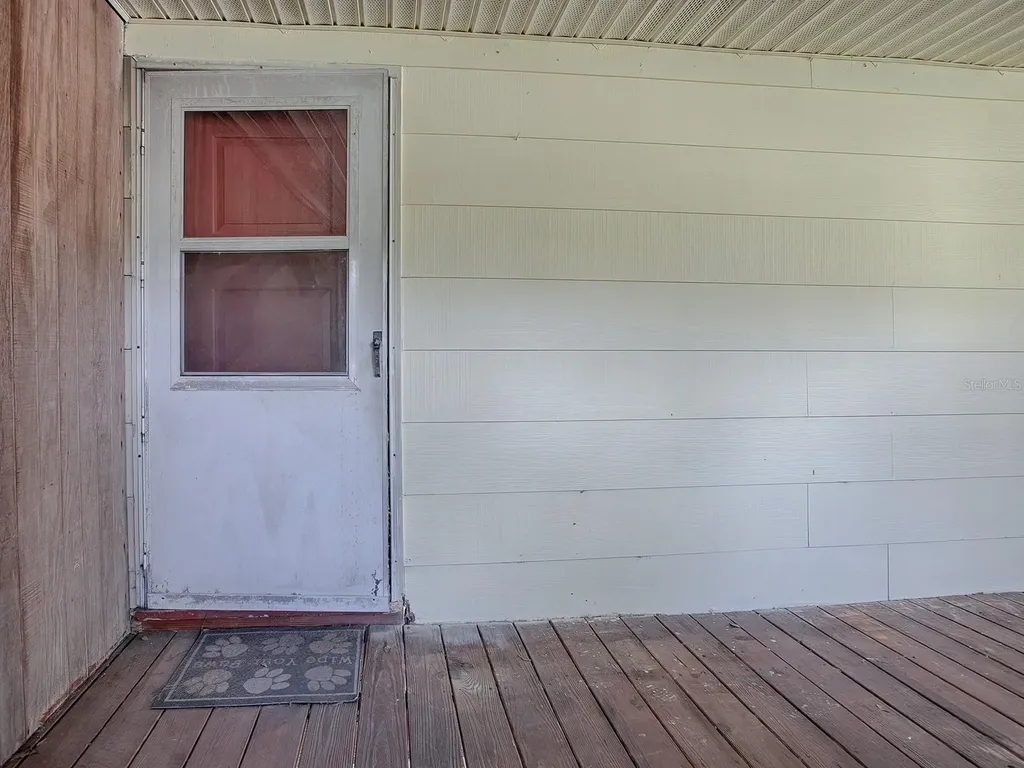 853 Cr 484 Lake Panasoffkee FL 33538