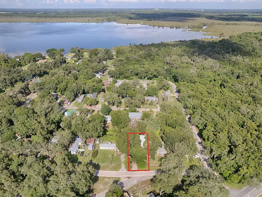 853 Cr 484 Lake Panasoffkee FL 33538