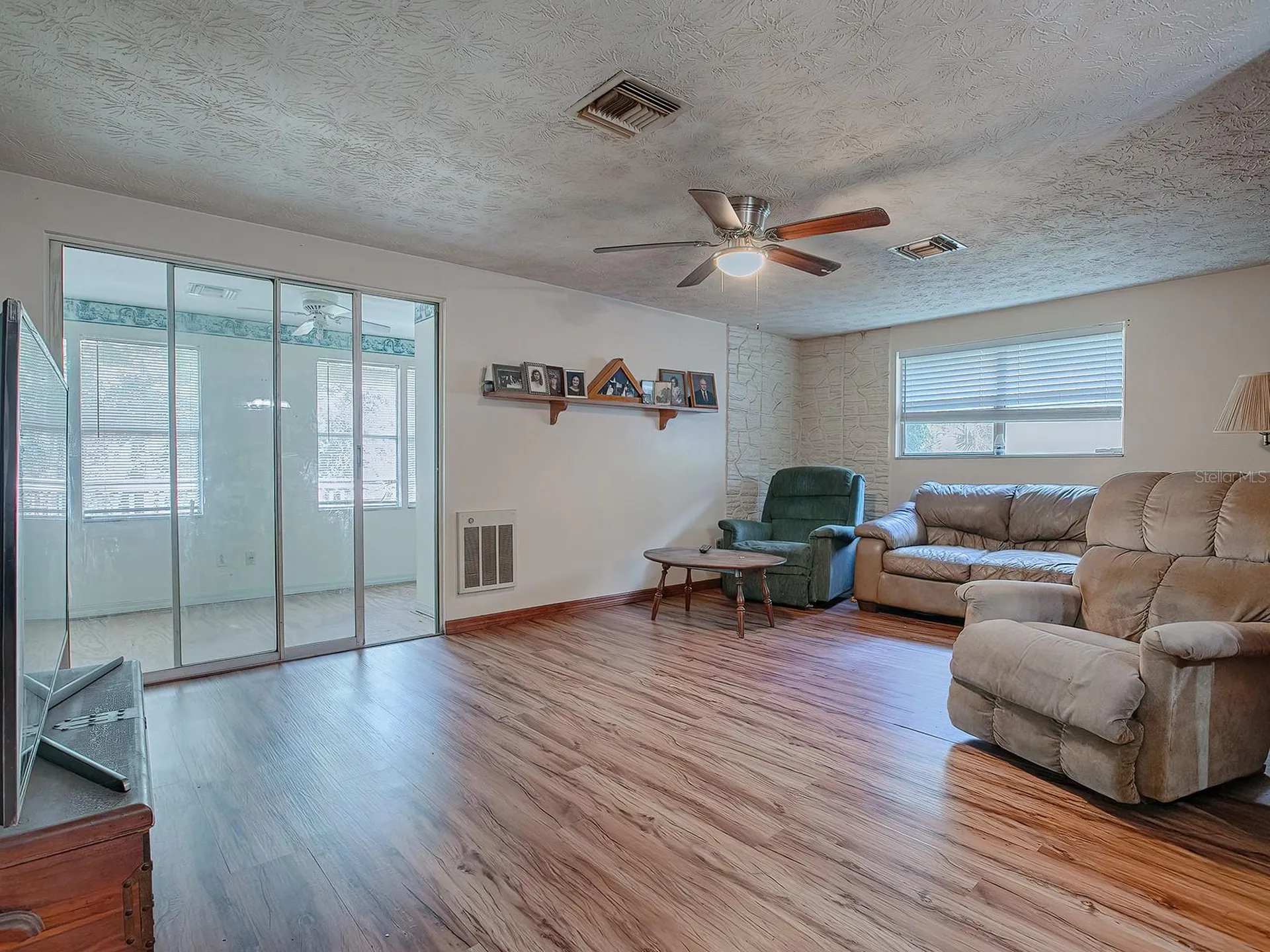 853 Cr 484 Lake Panasoffkee FL 33538