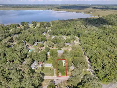 853 Cr 484 Lake Panasoffkee FL 33538
