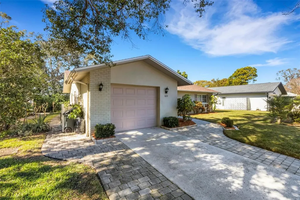 1601 W Dorchester Drive Palm Harbor FL 34684