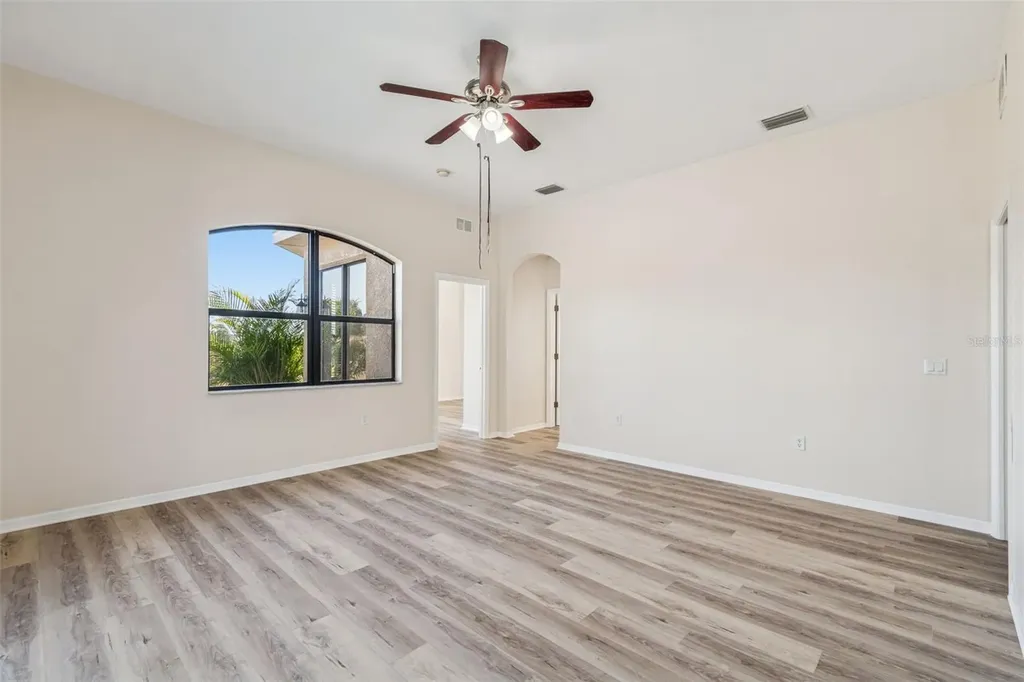 14308 Willow Run Dade City FL 33523