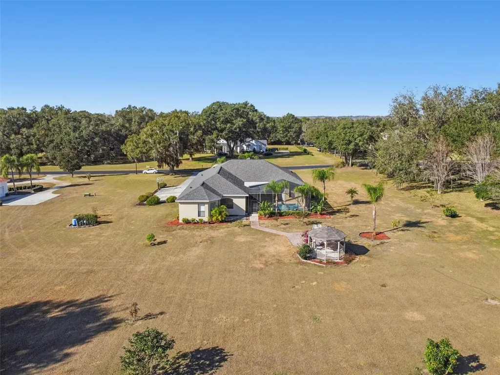 14308 Willow Run Dade City FL 33523
