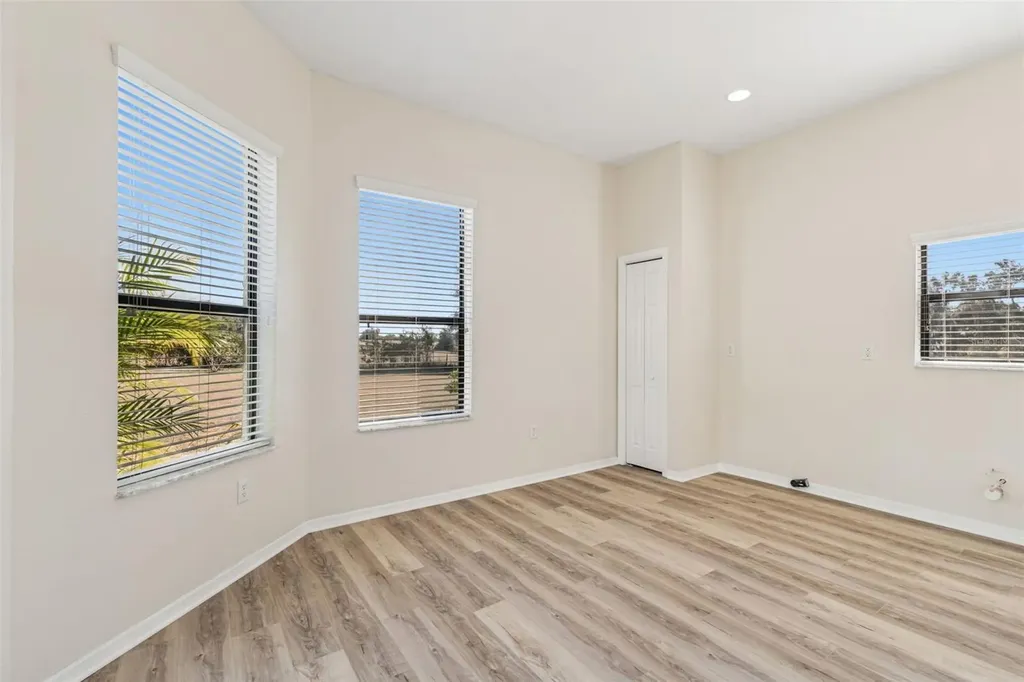 14308 Willow Run Dade City FL 33523